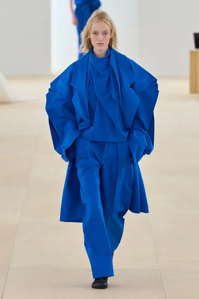 Look 24